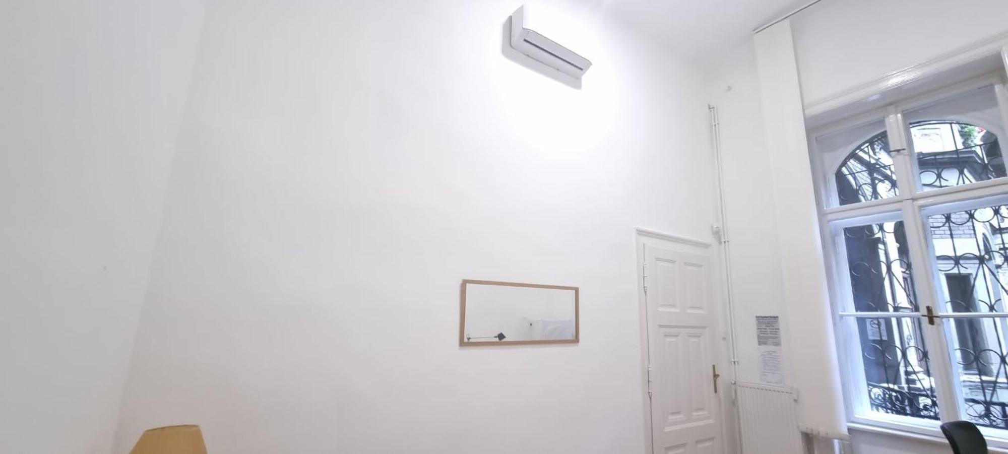 A & E Apartment Будапеща Екстериор снимка