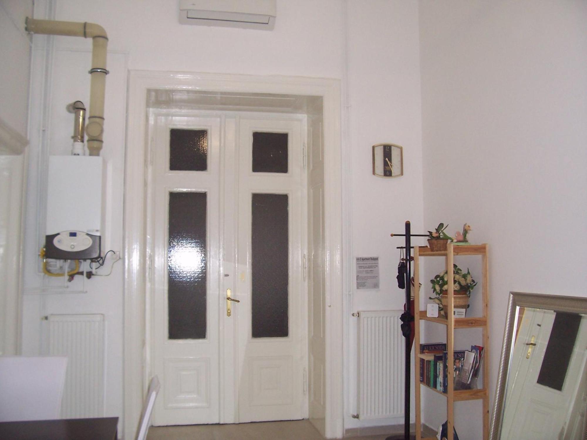 A & E Apartment Будапеща Екстериор снимка